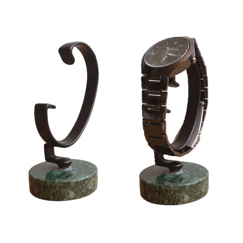 Horloge displaystandaard met m - Jewelry And Watches Inc recensie en prijs